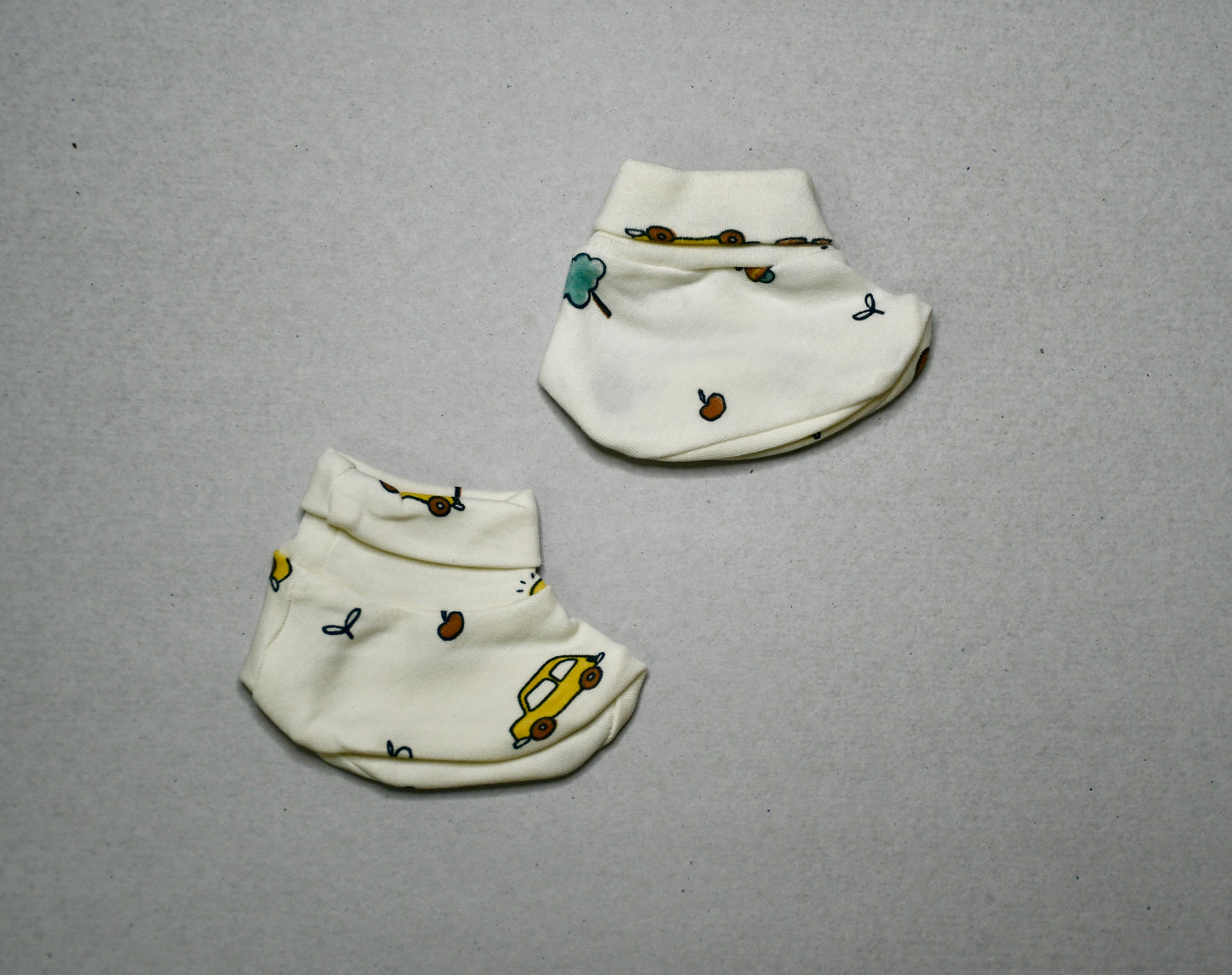 100% Cotton Knit Cap Mittens & Booties Set with playful nursery print - off white